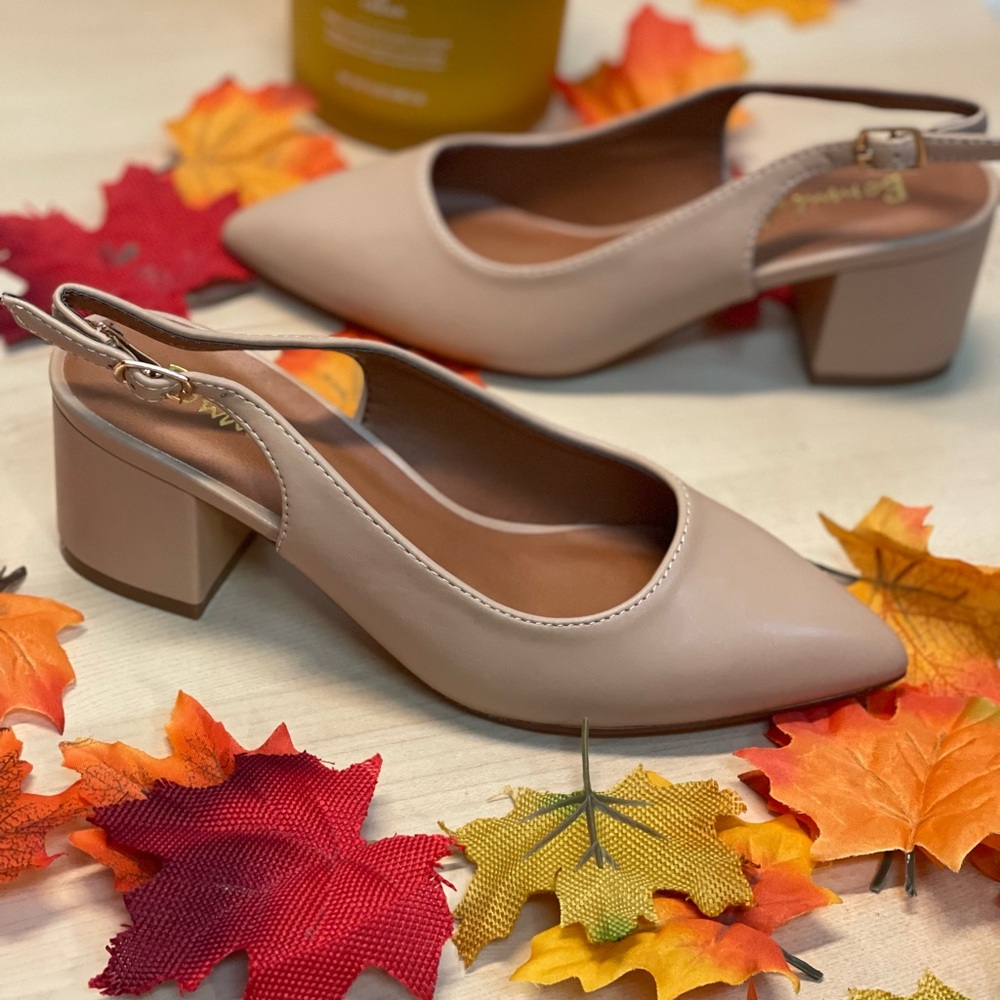 Nude block pumps